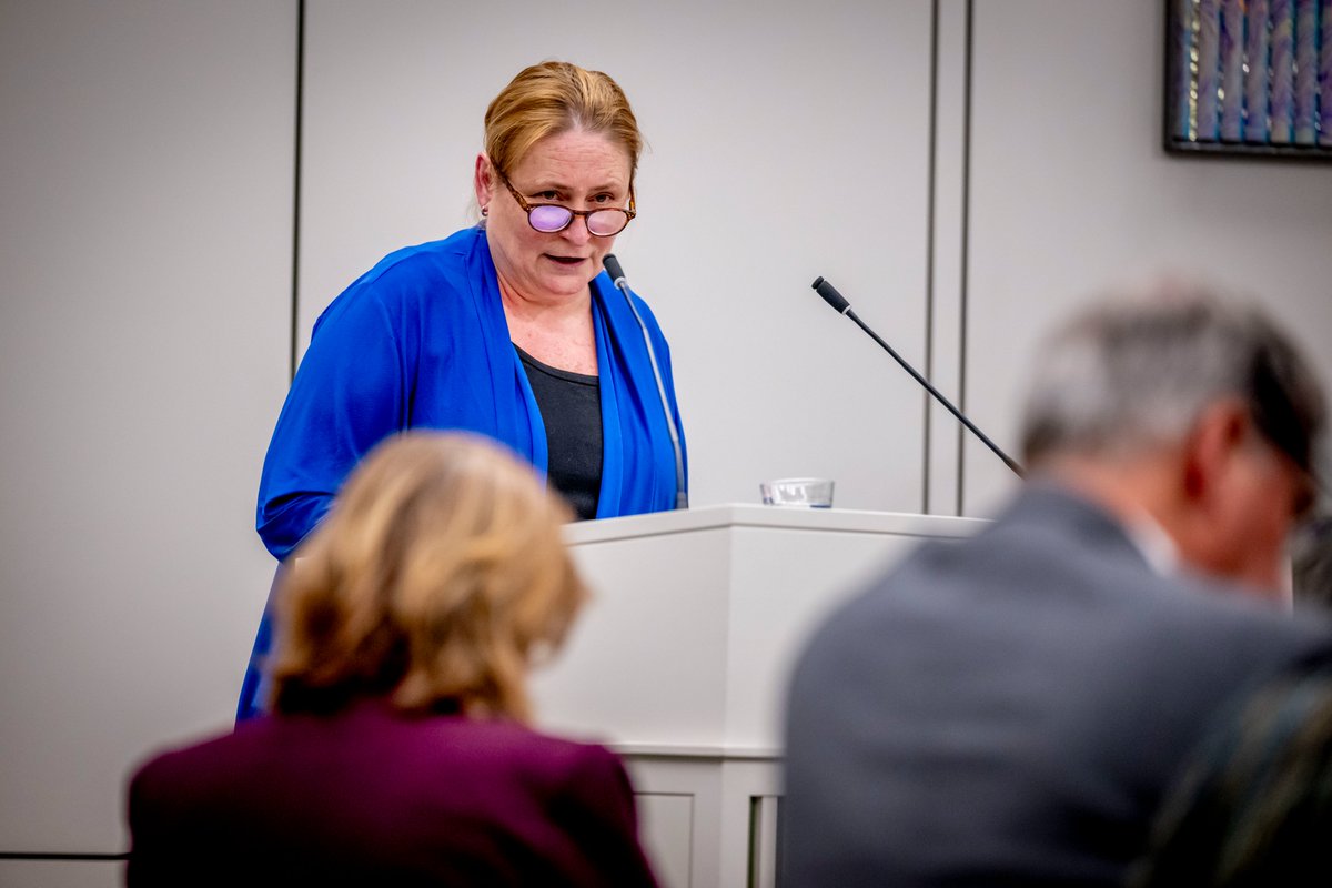 Informatie over wetsvoorstel🔍
Het huidige regime in de Wiv 2017* wordt door de AIVD en MIVD als te belemmerend ervaren om dit onderzoek effectief uit te voeren. Hiermee krijgen de diensten meer operationele snelheid en wendbaarheid, terwijl het niveau van toezicht gelijk blijft.