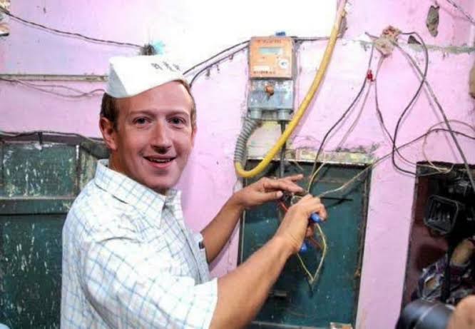 #facebookdown Zuckerberg right now 😂