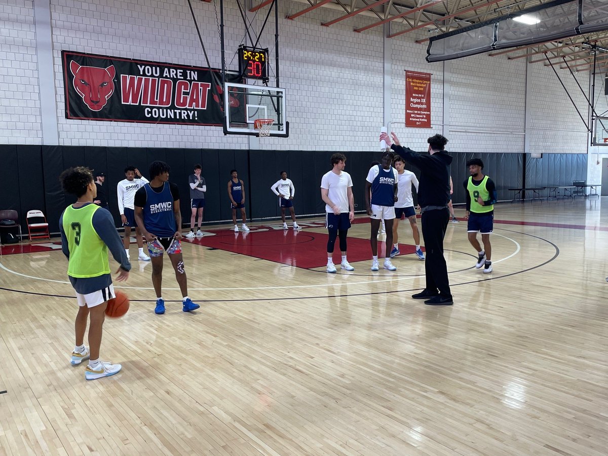 MBB: SMWC Men's Basketball has arrived in Pittsburgh and is getting ready for tonight's RSC Tournament Championship Game against Point Park! If you are near Pittsburgh, come to the CCAC-Allegheny Gymasium - 808 Ridge Avenue - TONIGHT at 7 pm! SMWC can use your support!!