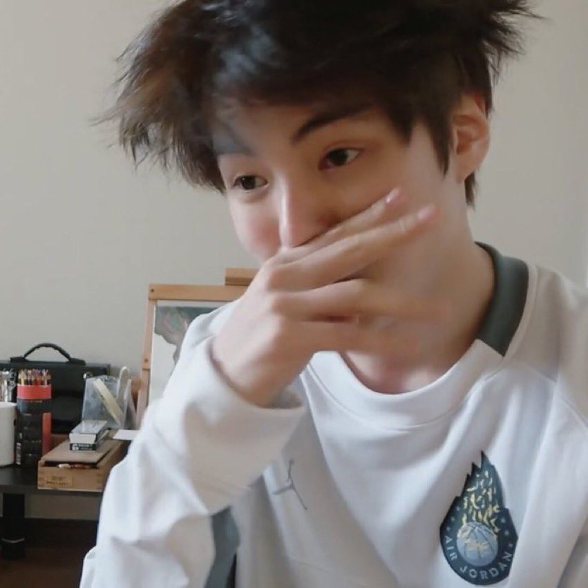 어휴 오늘도 민혁이 기다리면서 개가티 버텼고