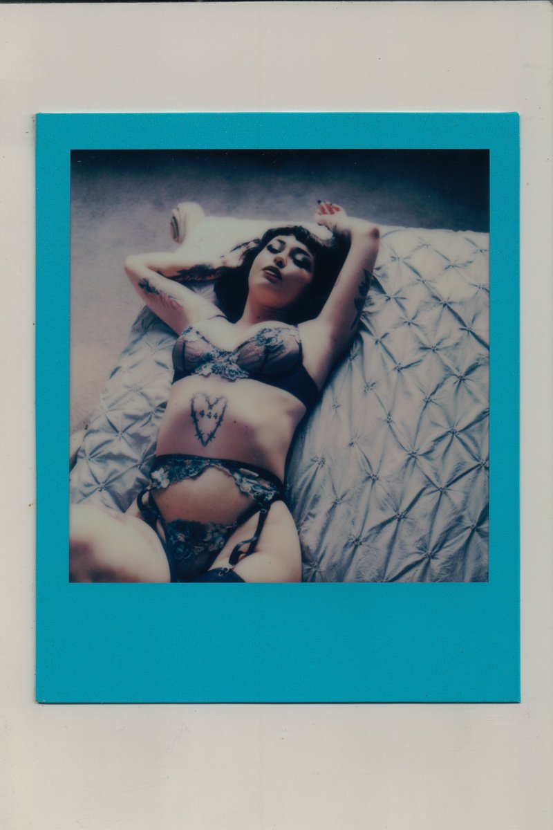 messyxbangs's tweet photo. 🩵 ((feeling very let them eat cake in these pics)) https://t.co/VLZQFSil0E