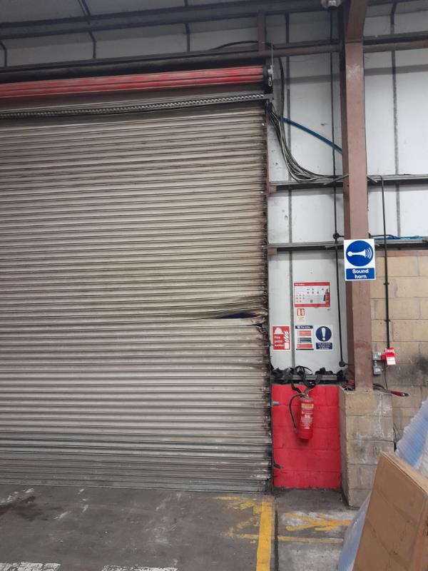 🚨 Technical Tuesday 🚨

Call out received last month to a Roller Shutter Door that was missing its guide and had impact damage to the door curtain.

A team effort to get the quotation raised and sent to customer within 48 hours of the call-out ✔

#Repaircallouts #247response