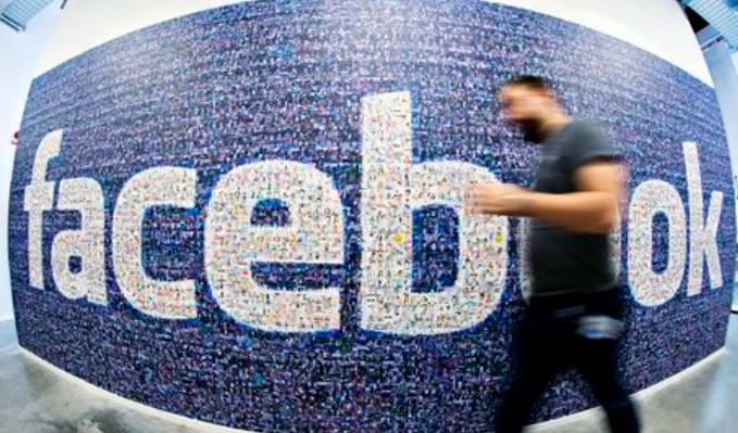 BREAKING NOW:

Facebook and Instagram down - MASSIVE worldwide outage of the platforms.

This is a developing story.

#facebookdown