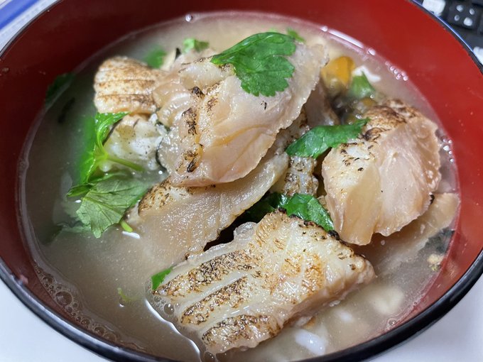 メジナのお茶漬け💖今回はごまだれに身を漬ける前にしっかりバーナーで炙ったから香ばしくってすっごい美味しいワン〜💖 