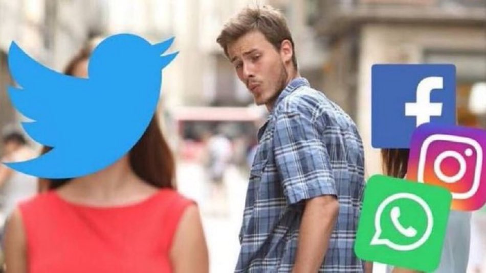 Yo llegando a ver si se cayó Instagram y Facebook