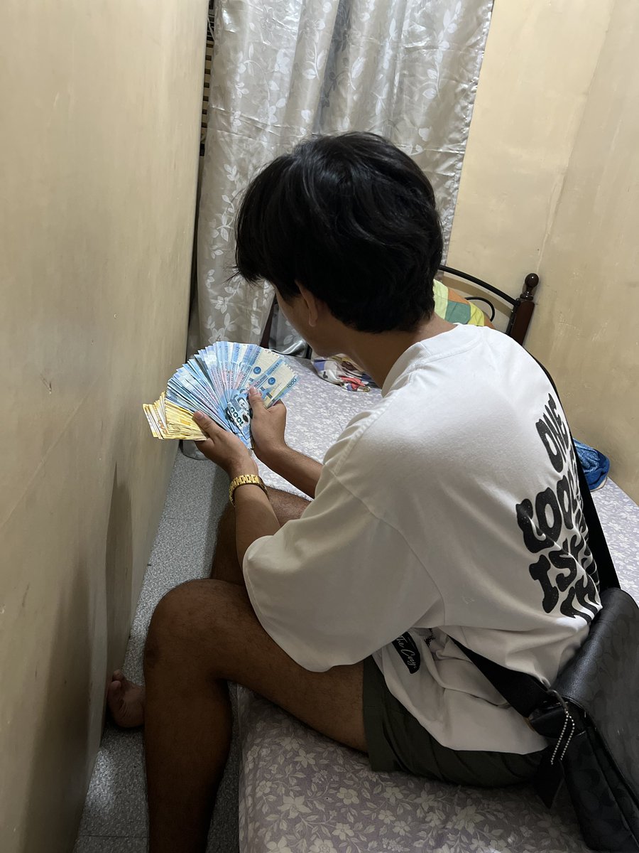Dxrky12's tweet photo. Umiiscatter na ako sa sugal eh biglang nag down FB Sura https://t.co/5qJMWW5M9g
