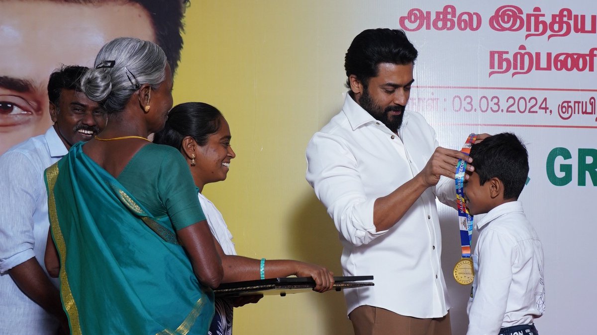 𝐀𝐧𝐚𝐧𝐝 𝐒𝐮𝐫𝐢𝐲𝐚 🦅 (@anandsuriyaoffl) on Twitter photo M.Jenish Infant Matthew who has created a new world record for answering 500 general knowledge questions in least time of 13 minutes. His achievement is registered in KALAMS WORLD RECORDS!!
<a href="/Suriya_offl/">Suriya Sivakumar</a> Anna Invited His Family And Congratulated Them ❤️🤗
#Kanguva #Suriya43 M.Jenish Infant Matthew who has created a new world record for answering 500 general knowledge questions in least time of 13 minutes. His achievement is registered in KALAMS WORLD RECORDS!!
<a href="/Suriya_offl/">Suriya Sivakumar</a> Anna Invited His Family And Congratulated Them ❤️🤗
#Kanguva #Suriya43