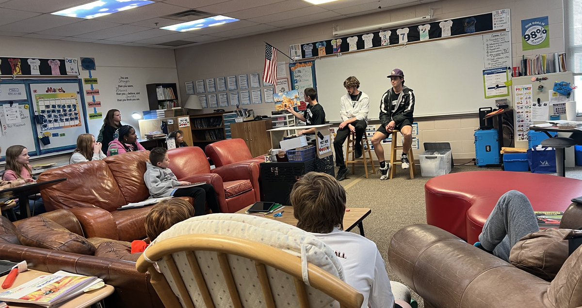 I LOVE Read Across America Week! Big kids come down to read to the Littles! Thank you @B_EastBaseball   for telling @FVFirebirds1 5th graders about pirates!