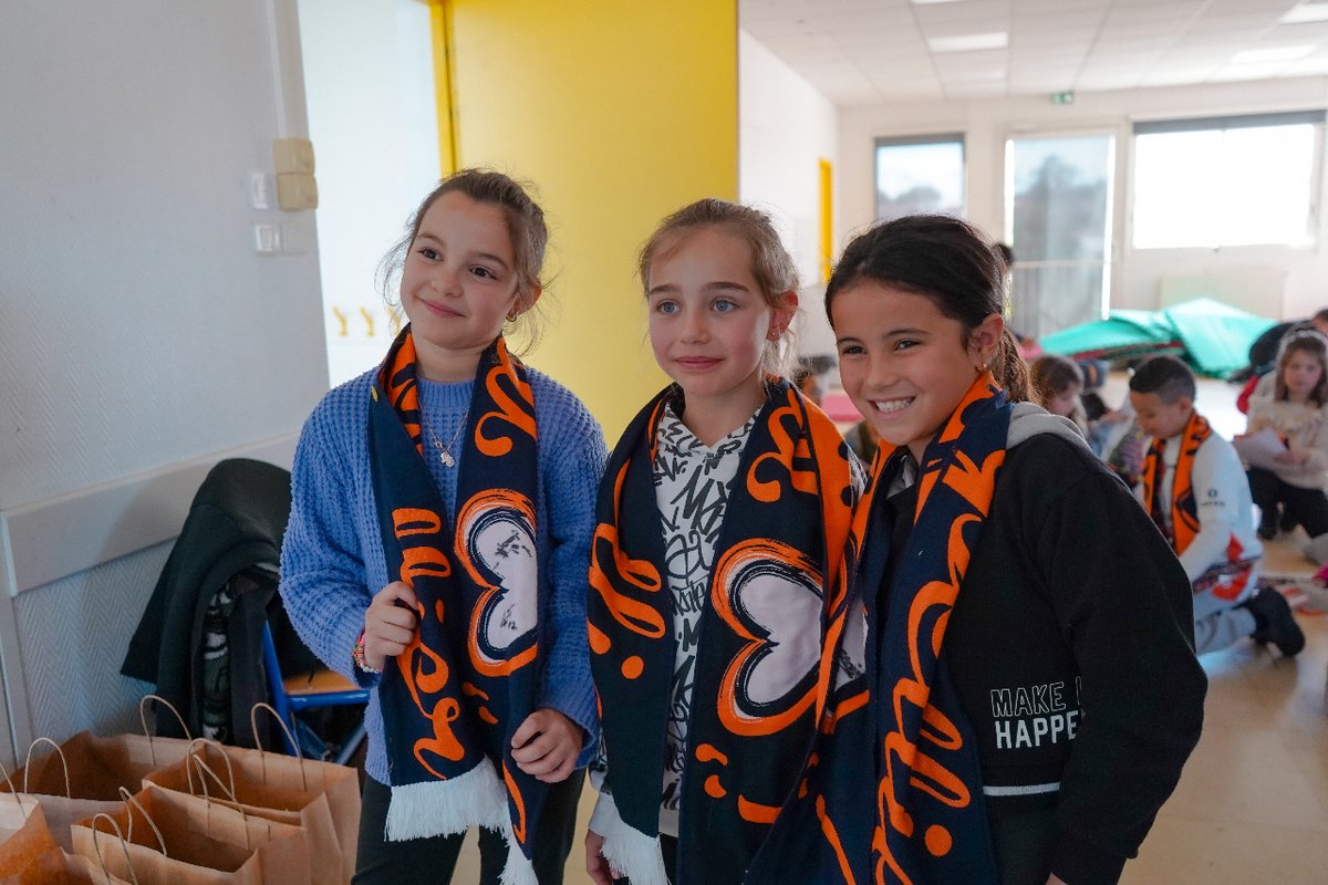 MontpellierHSC's tweet image. 🧡 "𝑺𝒖𝒓 𝒍𝒆𝒔 𝒃𝒂𝒏𝒄𝒔 𝒅𝒆 𝒍'𝒆́𝒄𝒐𝒍𝒆"
🧑‍🏫 Ecole élémentaire les Garrigues
📍 Juvignac
👦👧 Arnaud Nordin et Théo Sainte-Luce
