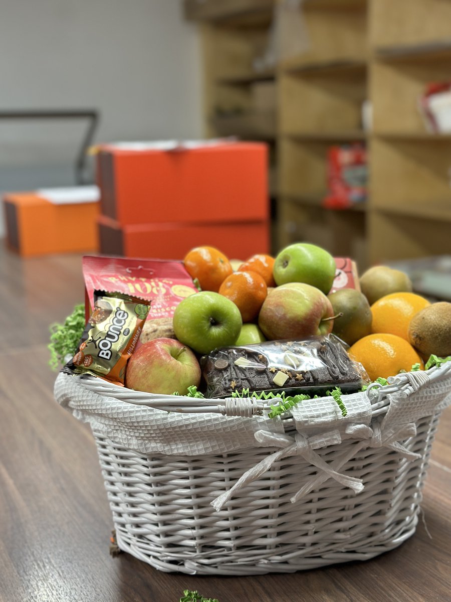 BasketsGalore's tweet image. Today's Gift Basket Of The Day is "A Little Boost Gift Basket"

ow.ly/iLFh50QAEB7

Follow &amp;amp; RT to enter #prize draw to #win a Gift Basket. More info via our blog.

#dailydispatch #gifts #competition #giftbasketsrule #giftwithflowers #fruitgifts #getwellgifts