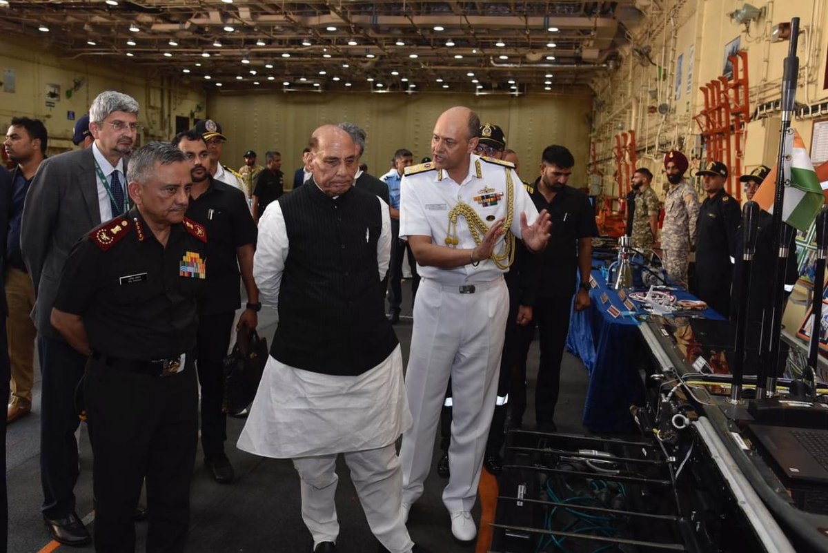 HQ_IDS_India's tweet image. Raksha Mantri, Shri Rajnath Singh alongwith General Anil Chauhan, #CDS witnessed the #OperationalReadiness drills of the Western Fleet onboard  #INSVikramaditya during the Naval Commanders Conference.

#CDS addressed the Naval Commanders &amp;amp; complimented the #IndianNavy for being…