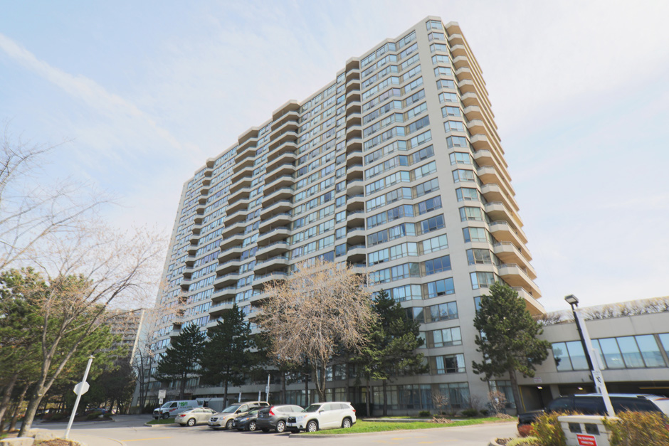 SOLD!!! 5 Greystone Walk Dr. Unit 2017 
#CochraneCountry #Toronto #Scarborough #remaxhallmark