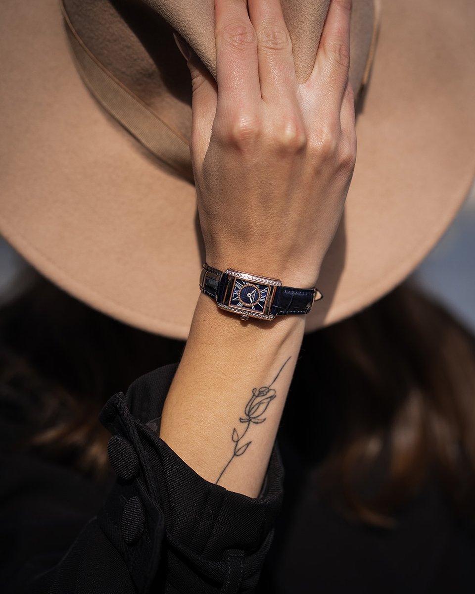 FrederiqueConst's tweet image. The Classics Carree Ladies is the perfect accessory to enhance your looks.

Make it yours: bit.ly/44wV0XK

#ClassicsCollection #SquareWatch #Elegance #SwissWatch