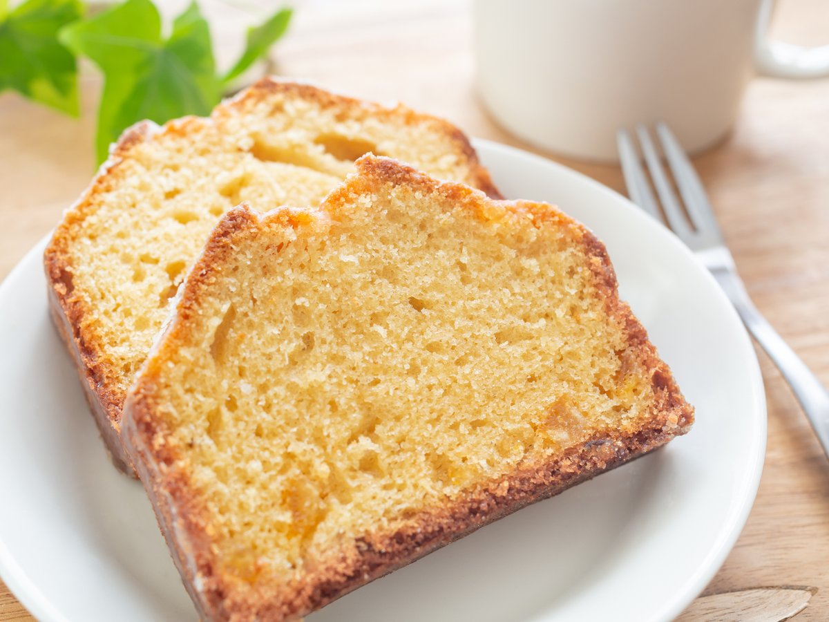 FHMC_NYC's tweet image. Swapping traditional ingredients for healthy ones creates this #HealthierOption #FewerCalories Lemony #Yogurt pound cake. We're sharing the recipe. ow.ly/uRCp50QM465