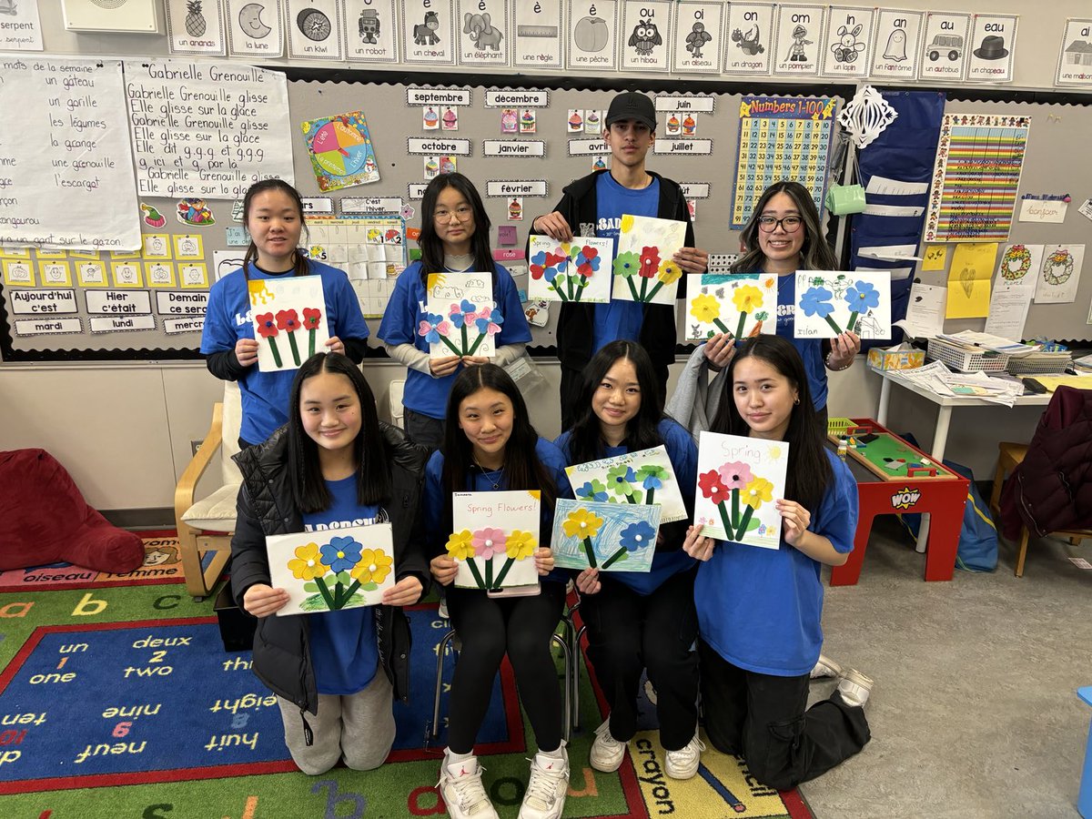 Spring is in the air at Ecole Aubrey! Many thanks to the awesome Burnaby North Leadership students for working with our Grade 1/2’s to design beautiful spring Art ⁦<a href="/burnabyschools/">Burnaby Schools</a>⁩ ⁦<a href="/BNSS/">BurnabyNorth (SD41)</a>⁩