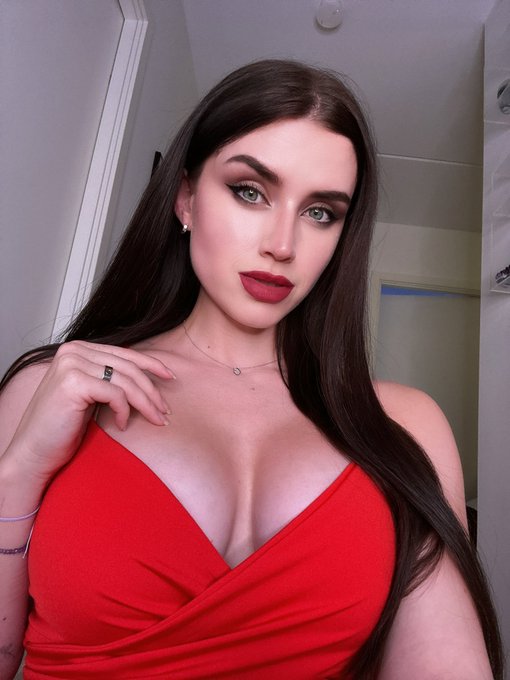 Did I ever tell you why I never wear red? ? https://t.co/t8EnUyRJC2