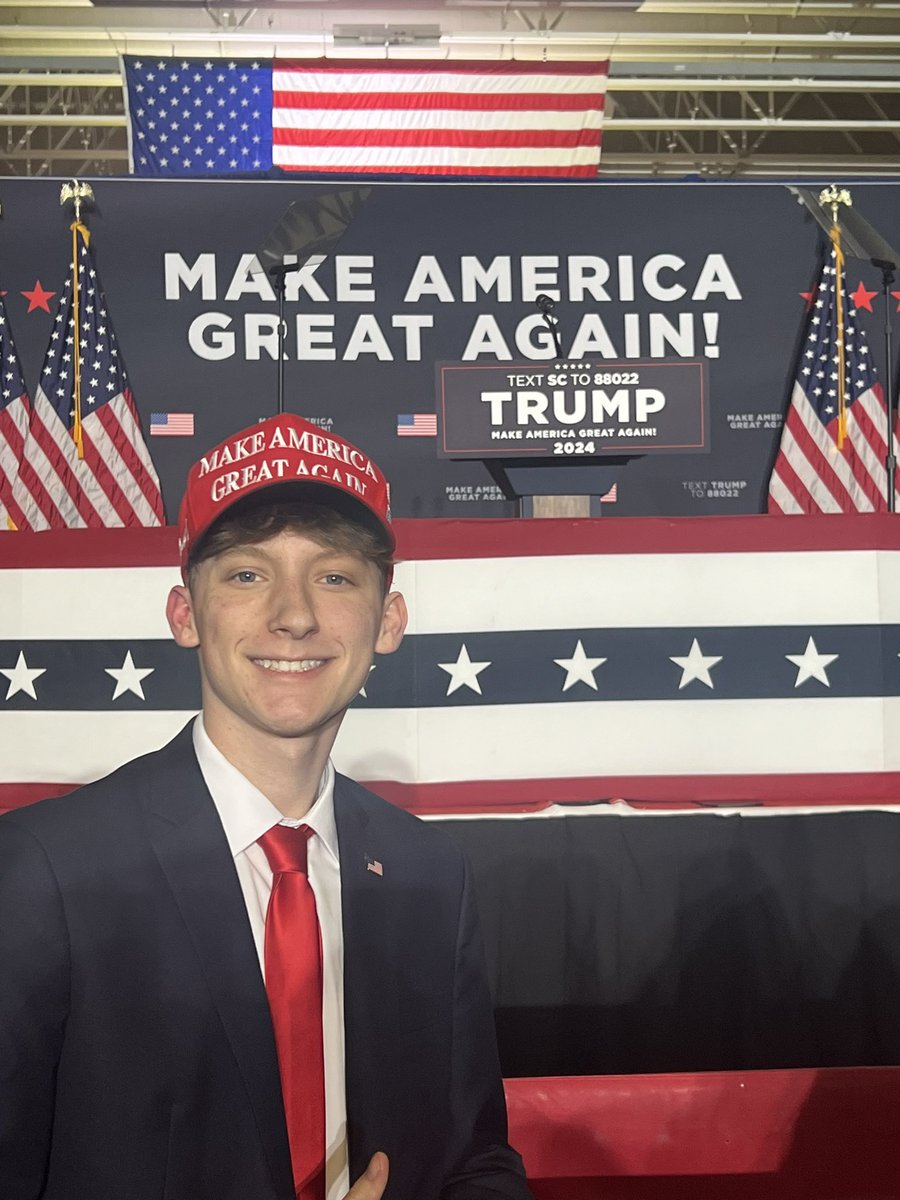 My name is Malcolm Davis, I’m 19 years old, I just voted in my first presidential primary, and I am proud to say that my vote went to Donald J. Trump for President! 🇺🇸