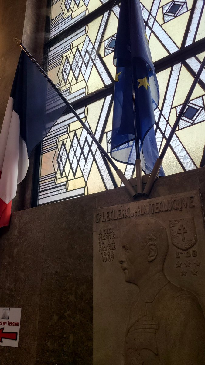 auvigne's tweet photo. FORUM DES METIERS EN TENSION : 700 collégiens participants de tout Paris pour découvrir des Métiers qui n'attirent pas toujours, notamment par méconnaissance. Un vrai succès de ce large speedmeeting productif ou les élèves ne s'ennuient pas !!! France 2030 est l'objectif ! https://t.co/ZbVF3BQ1XQ