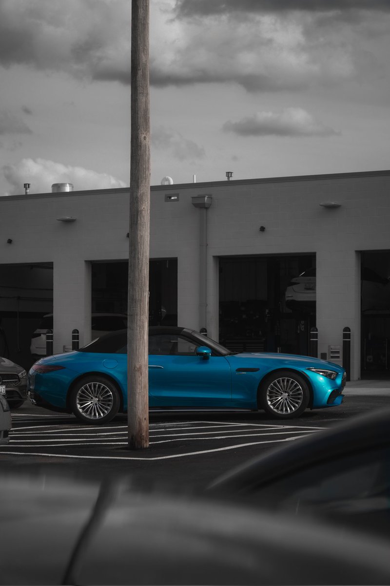 REALLYADONIS's tweet photo. Hyper Blue #MercedesBenz SL43 https://t.co/tbENyrsaTH