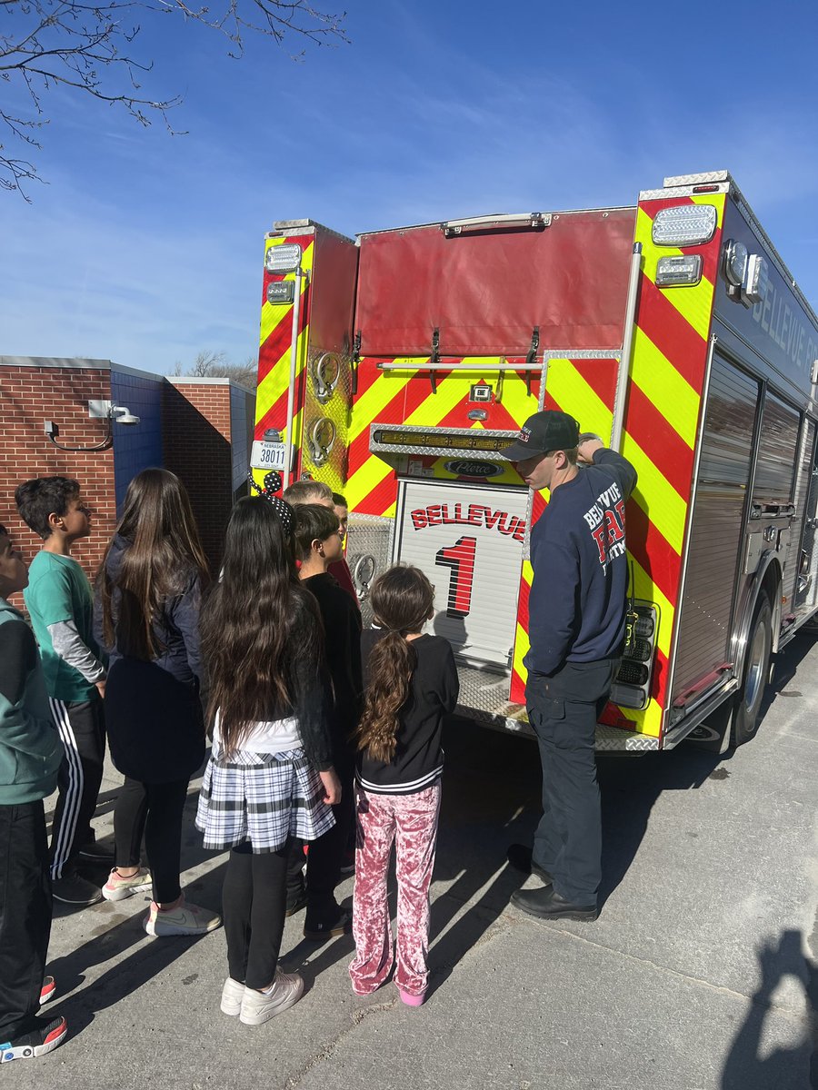 Thank you @CityofBellevue firefighters for reading to our 4th graders for Love of Reading Week! #bctigers #TeamBPS