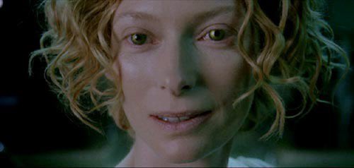 LizagnaNoodles's tweet photo. Most Handsome someone has ever looked in a movie: will always be Tilda Swinton as Gabriel for me https://t.co/js5xykFoMd