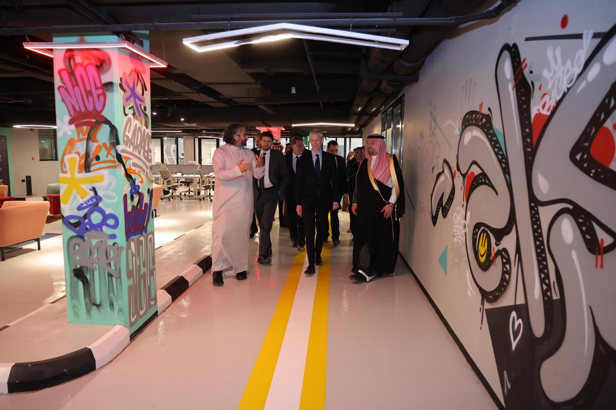 ludovic_pouille's tweet image. 🇸🇦🇨🇵 The "#Garage", a startup incubator in the heart of Riyadh, an exceptional place of innovation and creativity inspired by #StationF in France! Delighted to have discovered it alongside @franckriester and @munireldesouki. Great prospects for cooperation with the #FrenchTech