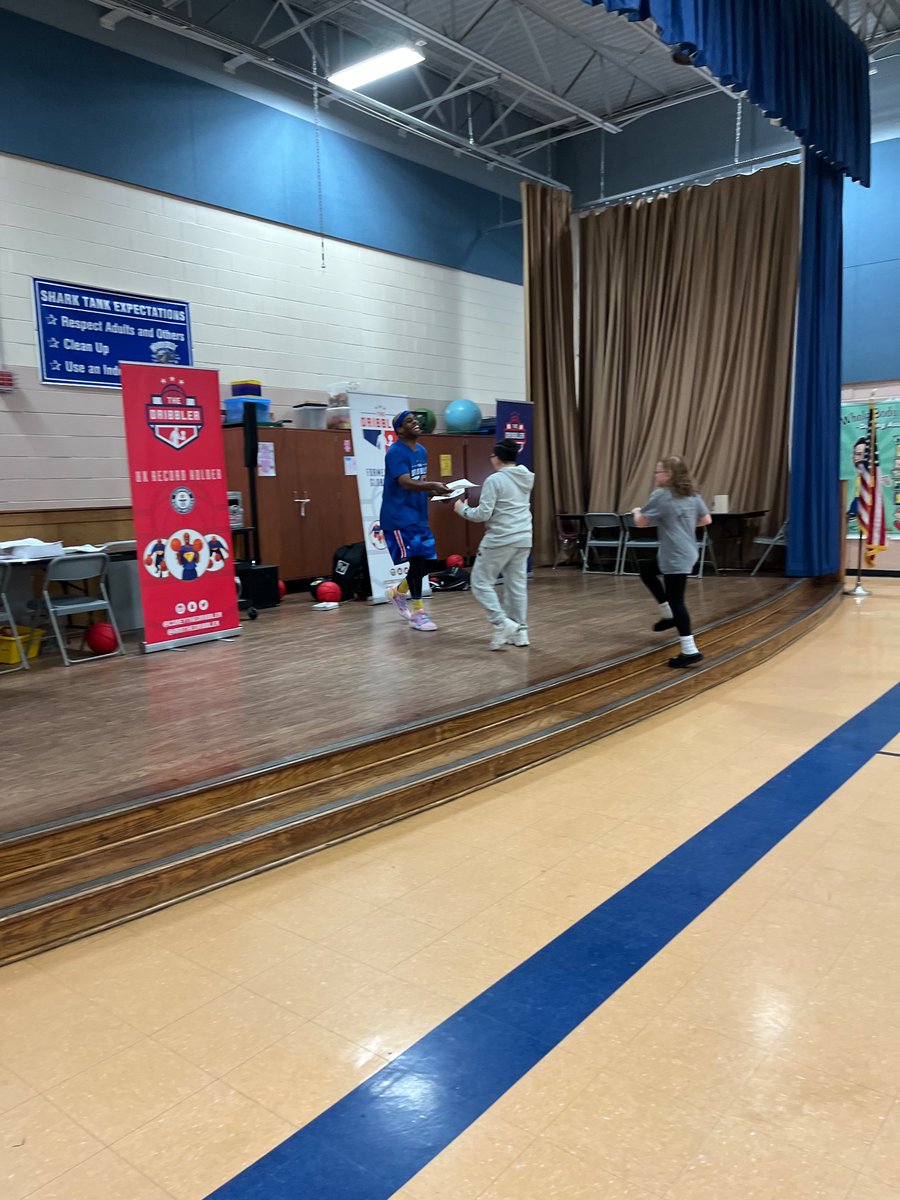 CHSPBoyleGrade3's tweet photo. Corey the Dribbler was so fun today! @WoodcrestES @ChpsTweets https://t.co/wYmxEn5Ju9