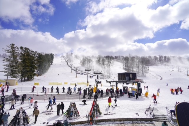 ❄️Passes for the 2024/25 season are on sale now! ❄️

🙌🏽 Enjoy season-long access to ski and ride Mad River Mountain, plus plan a mountain getaway, all with the Epic Pass!

Lock in Your Pass Today: bit.ly/2Lg3U5n