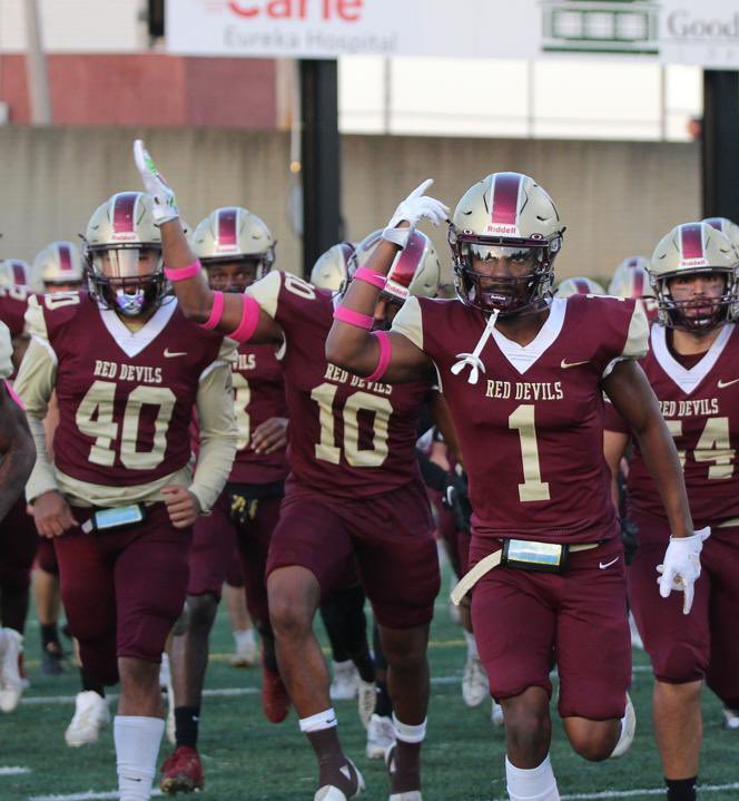jahhhh35's tweet photo. After a great conversation with the coaching stuff I am blessed to receive a offer from eureka college https://t.co/ppK0Yi2IJA
