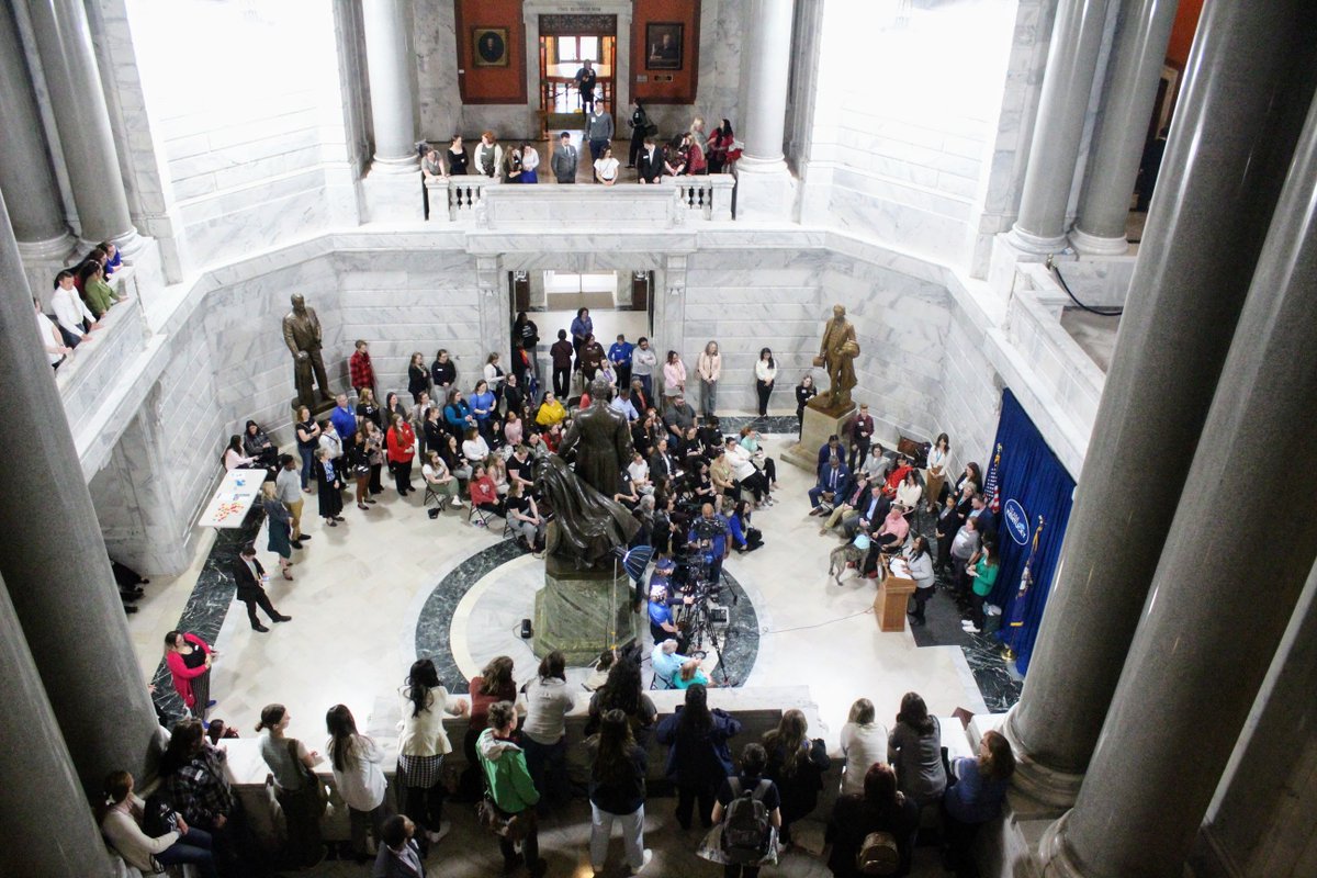 Congratulations to state Reps. Lindsey Burke and Lisa Willner (who could not attend) for receiving <a href="/NASWKY/">NASW KY</a>'s Social Justice Star Award this afternoon.  March is #SocialWorkMonth, and both legislators were recognized for their outsized contributions to the profession. #KYGA24