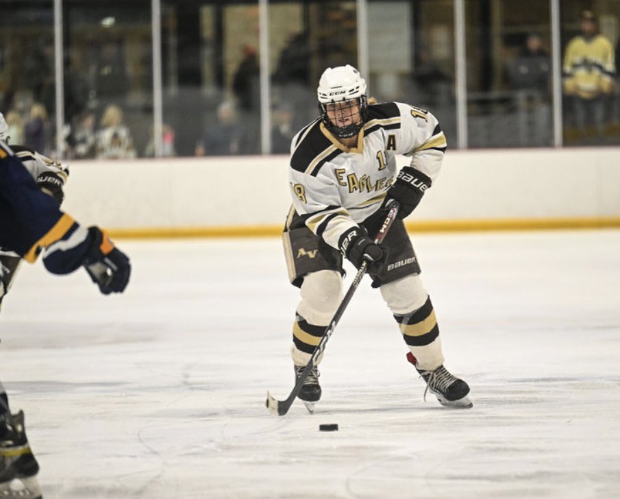 AVWH ALL-TIME LEADING SCORER:

Junior, #18 Makayla Moran tied Michelle (Sikich) Gustafson for the AVHS all-time scoring record with 275 points.

Season: 28GP, 38G-29A-67Pts
(2.39/per)

Career: 126 GP, 157G-118A-275pts
(2.18/per)

Amazing!!!
AND lofty goals for next season.
350?!