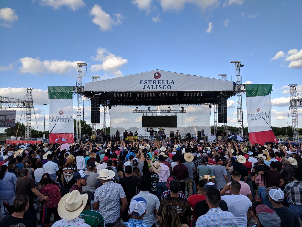 In_Depth_Events's tweet image. 📢 In Depth is your one-stop shop for exceptional staging rentals! 🕺

From concert stages to custom structures, we have it all. Our team ensures safety and reliability, offering a wide range of options such as load-bearing rooftops, acrylic stages, LED-lit surfaces and more.