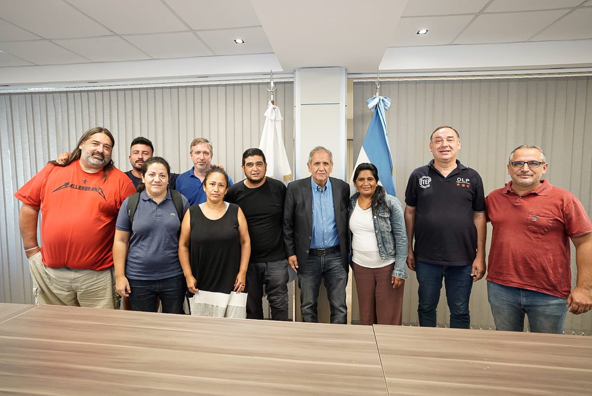 Hoy me reuní con el cro Secretario General de la UTEP Alejandro Gramajo  y miembros de la comisión directiva nacional, Norma morales, Dina sanchez, Ramiro Berdesegar
Nahuel Casademunt, Johanna Duarte,
Pablo Puebla y Sebastian Sanchez.

Con ellos coincidimos en seguir luchando