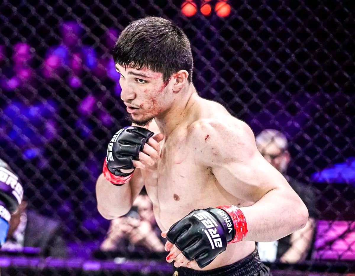 Bon, on va clore le débat une bonne fois pour toute #PFLParis  

RT pour Doumbè 🔃              fav pour Baki ♡