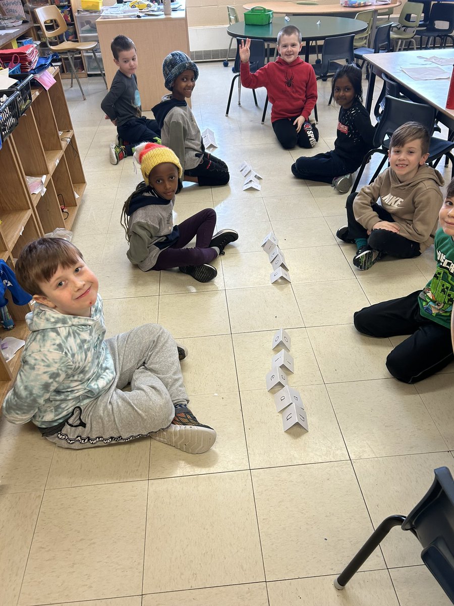 jenniferHowlet2's tweet photo. Having a bit of short vowel fun in Grade One, playing “Boom, boom, clap!” https://t.co/49ipoKhMQP