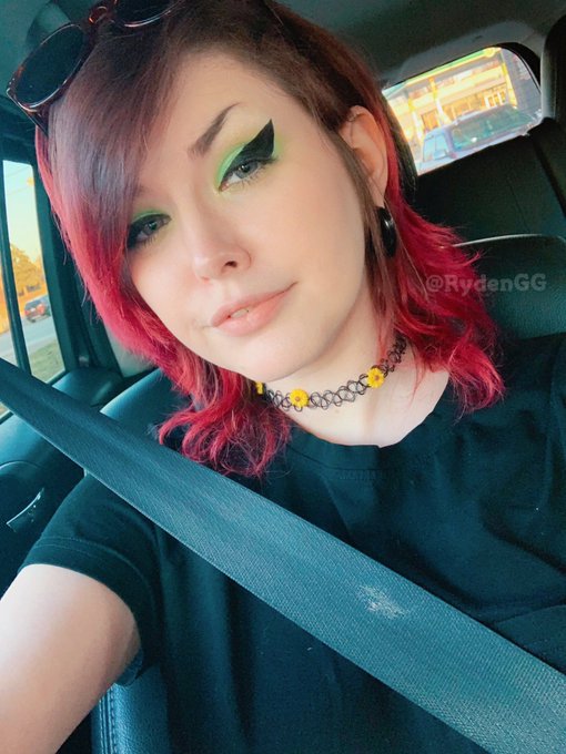 wear your damn seatbelt or i&rsquo;m kicking your ass 🌻😊✨ https://t.co/vqgwzQsDBi<a href="/tag/apclips"class="tags"><span>#apclips</span></a>