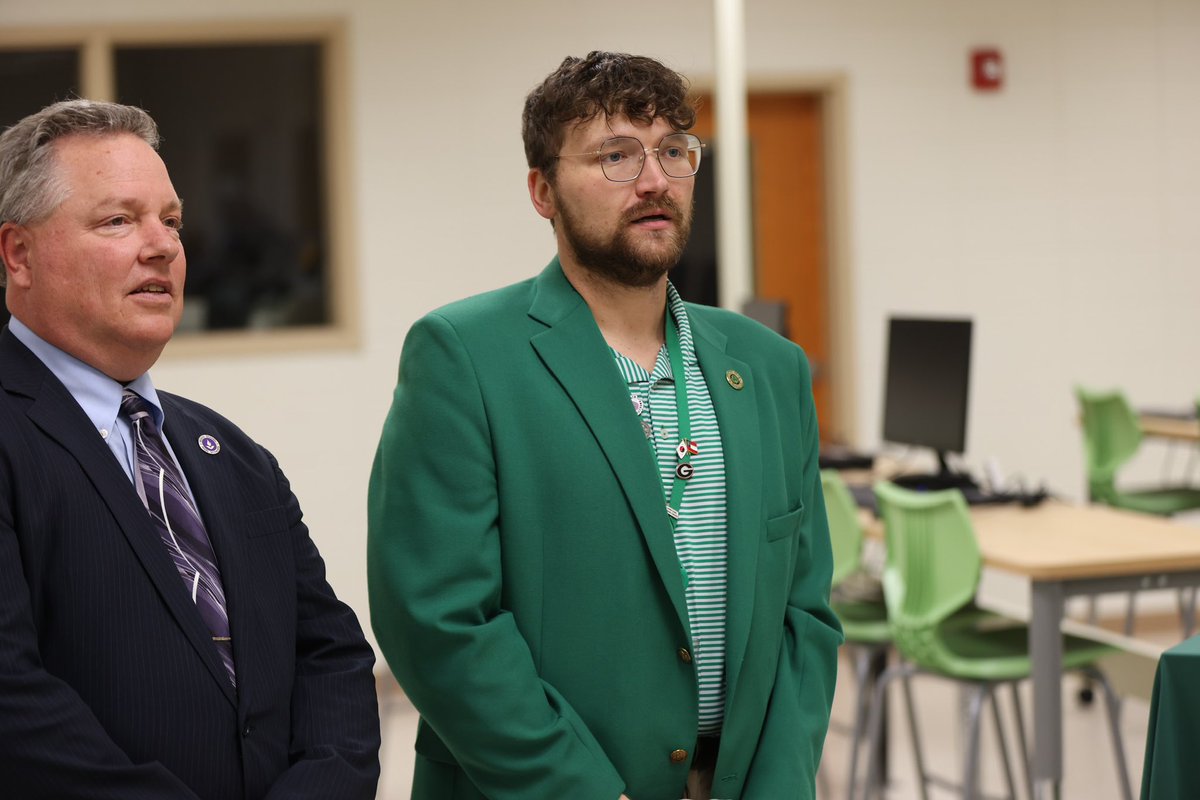 Excited to say we’re only the 2nd HS around offering onsite #cybersecurity #dualenrollment opportunities next fall, thx to <a href="/MGAPresident/">Christopher Blake, Ph.D.</a> &amp; the entire <a href="/MGAstateU/">Middle Georgia State</a> family! #GoIrish #GoKnights
<a href="/13wmaznews/">13WMAZ News</a> <a href="/WGXAnews/">WGXA</a> <a href="/41NBC/">41NBC / WMGT-DT</a> <a href="/georgiadeptofed/">Georgia Department of Education</a> <a href="/GPBEducation/">GPB Education</a> <a href="/CharterSystem/">Charter-System </a> @BenLanierDCS