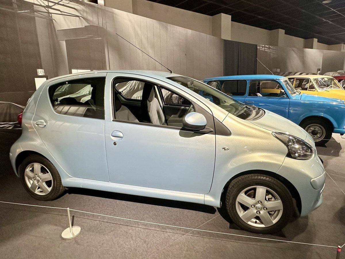 bpsrr4851's tweet image. トヨタ アイゴ
トヨタ、プジョー、シトロエンの合弁会社の生産
プジョー107.シトロエンC1の姉妹車
#toyotapeugeotcitroenautomobile #aygo #お蔵出し展 #toyotaautomobilemuseum