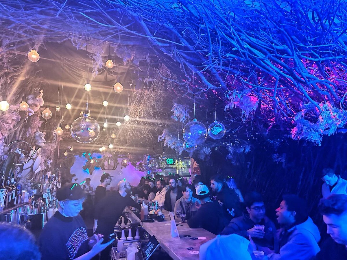 CrypticFix's tweet image. Enjoyed ETH Denver last week! Great turnout of developers, testers, blockchain analysts, cybersecurity folks, and Web3 enthusiasts! 💙👩🏻‍💻 #ETHDENVER #Base #ETHDenver2024 #SporkCastle #BUIDL