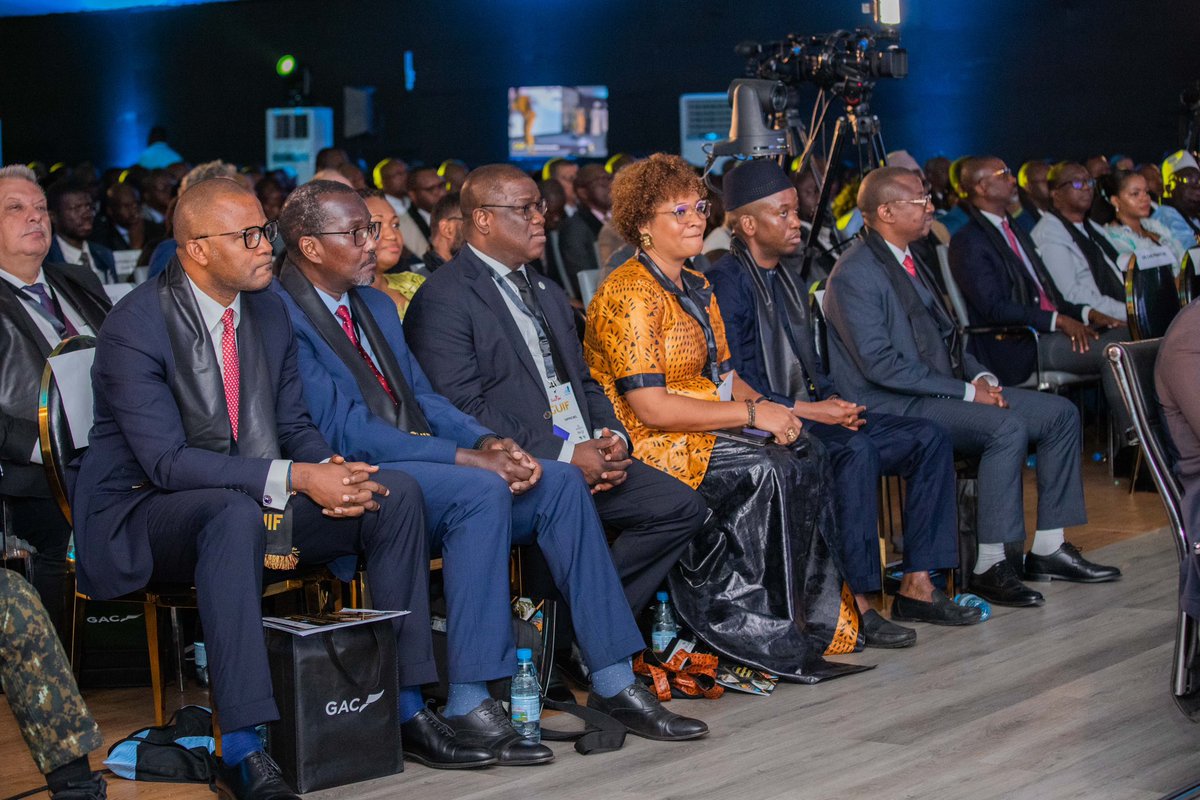Invest_in_Gn's tweet photo. Nous sommes heureux de voir que vous avez accepté notre invitation et répondu présents à la première journée de la troisième édition du 𝐆𝐮𝐢𝐧𝐞𝐚 𝐈𝐧𝐯𝐞𝐬𝐭𝐦𝐞𝐧𝐭 𝐅𝐨𝐫𝐮𝐦.
On se donne rendez-vous demain à partir de 𝟗 𝐡𝐞𝐮𝐫𝐞𝐬, pour la suite du programme.
#GUIF3 https://t.co/o6lGzQCjT4