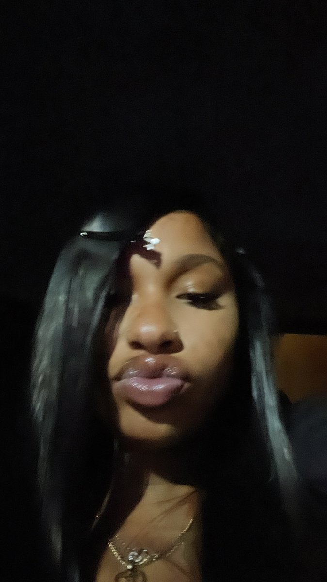 guwapwick's tweet photo. pretty girl Tingz… :) <3 https://t.co/WY2sq2YozH
