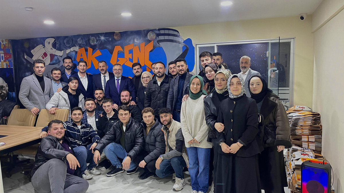 akgncbeylikduzu's tweet photo. İstanbul milletvekilimiz ilçe sorumlu milletvekilimiz Halis Dalkılıç başkanımızı ilçemizde ağırladık. 

Beylikdüzü tamam, Beylikdüzü hazır; GELİYORUZ! 🚀

@halisdalkilic https://t.co/6Pxe2paEV2