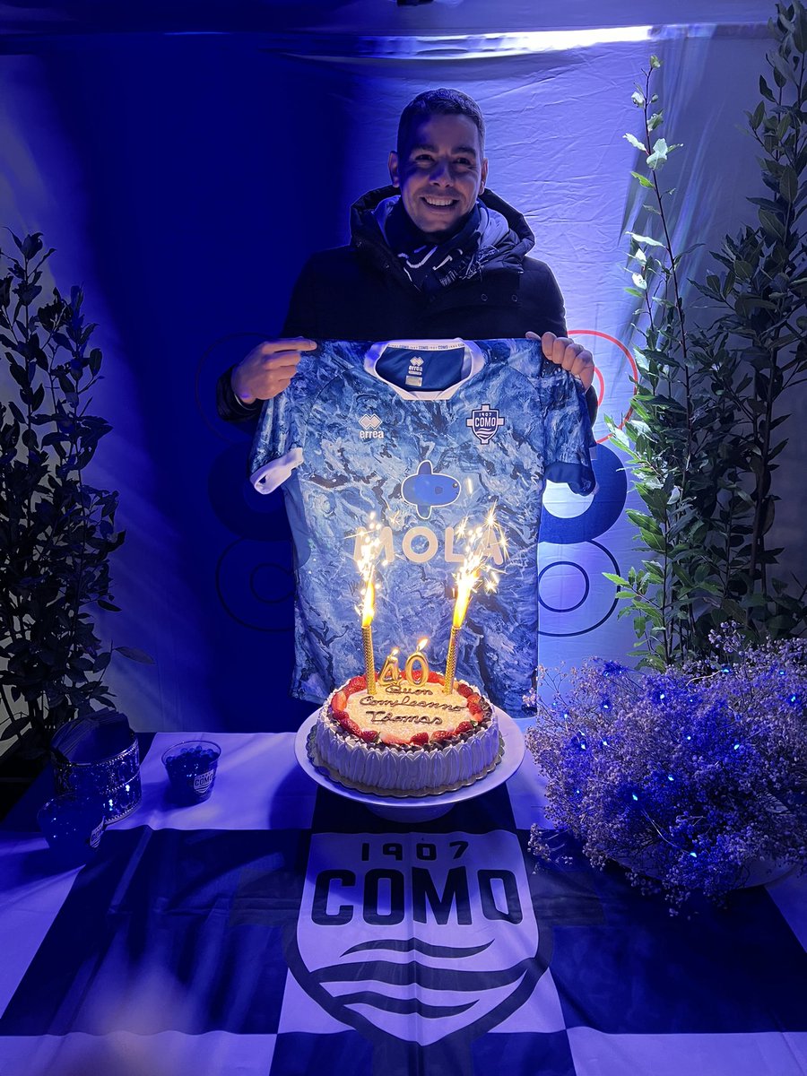 Pour mes 40 ans, je la joue comme Buffon et débarque à Côme 🤪😆
Merci à tous pour vos messages et une mention spéciale pour le club de <a href="/Como_1907/">Como1907</a> 🔵⚪️ 🤩
#JeuneQuadra