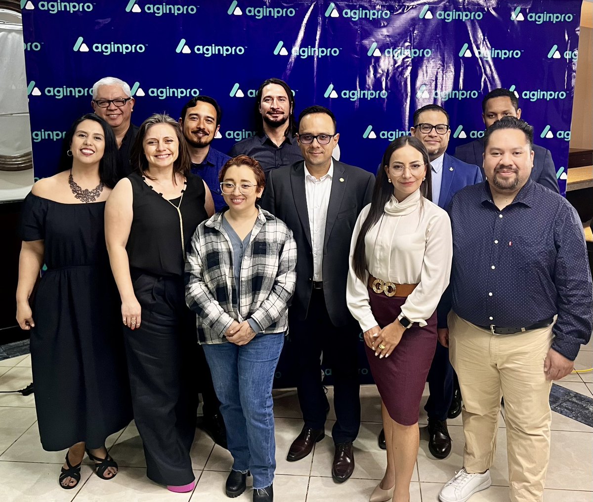 musicartesGT's tweet photo. Hoy participamos por invitación de #Aginpro en el lanzamiento del documental “Todos Somos Indie” relacionado con el movimiento musical indie en #Guatemala y la región, parte de los proyectos culturales de la entidad.
Excelente trabajo 👏👏👏
#Musicartes https://t.co/68fUAMjFkr