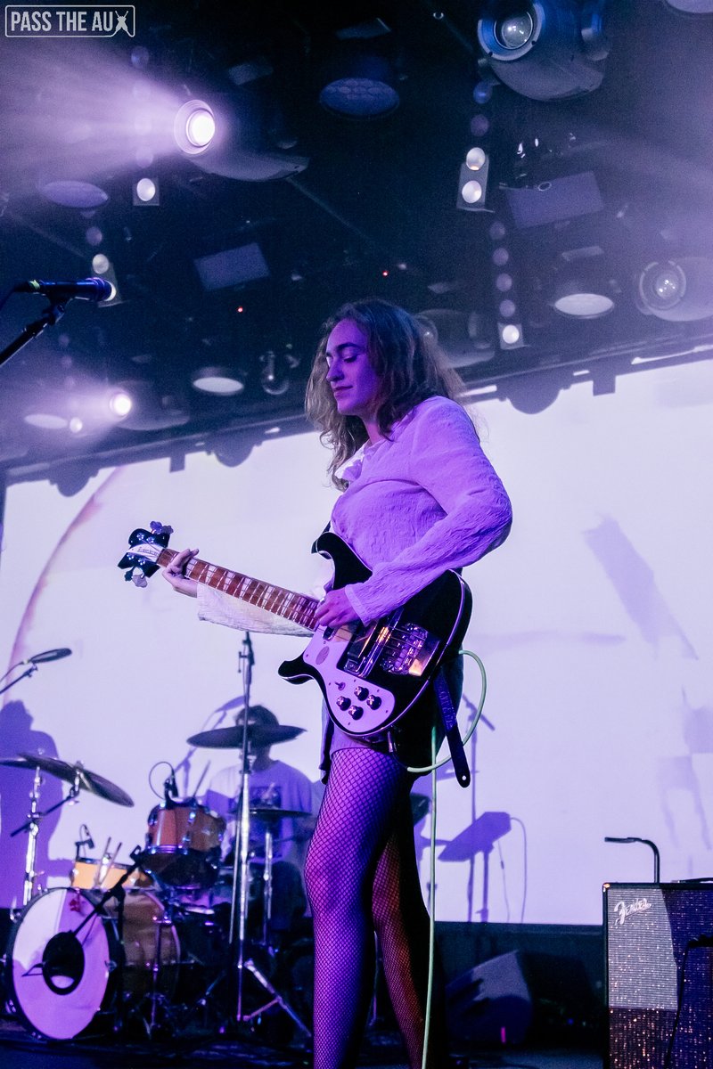 .@cherryglazerr ripped and roared at the @TeragramLA on Friday night! Photos by @SophieWeilPhoto passtheaux.co/cherry-glazerr…