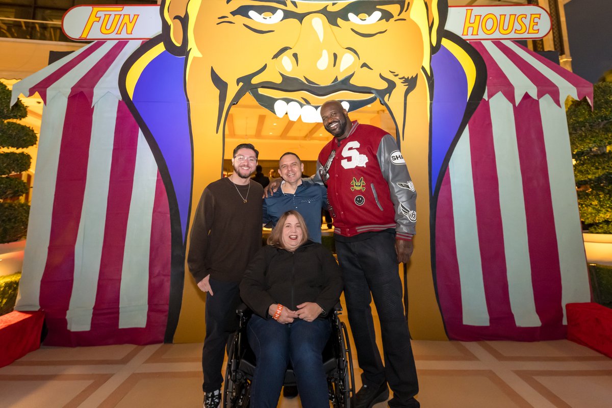 Congratulations to the @papajohns Big Game Weekend Sweepstakes Winner who got to attend #ShaqsFunHouse! #Ad
