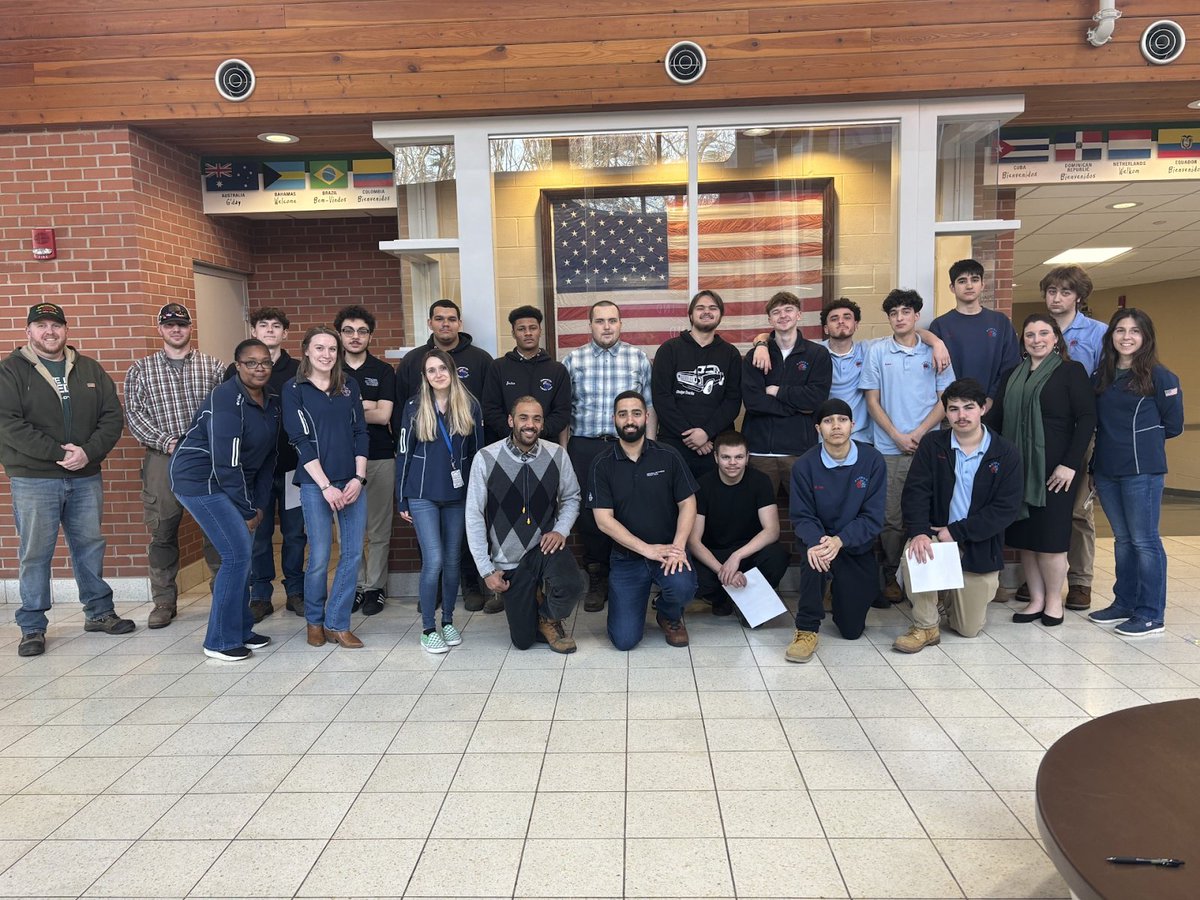CTTechHS's tweet photo. Last week, @GDElectricBoat arrived at @HowellCheneyTHS Technical High School to interview students from multiple trade programs including #Diesel, #AutomotiveTechnology, #Carpentry, #MDET, #HVAC and #Welding. At the end of the event, 16 students were provided with a job offer! 👏 https://t.co/6flZ205gSZ