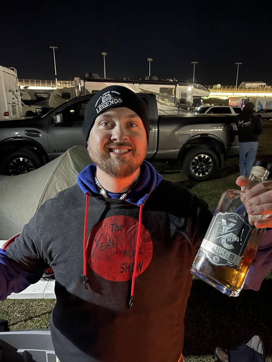 SouthsideSteve's tweet image. Listen to Unsolicited Material the NEW FOCUS of @TheYeahCmonShow as we interview those that enjoy; Life, Liberty, and The Pursuit Of Show Business! Our show dropped today with the new focus of our podcast.. Thanks to @Joebees for ALL Natural Bee 🐝 pollen @youkcat and…