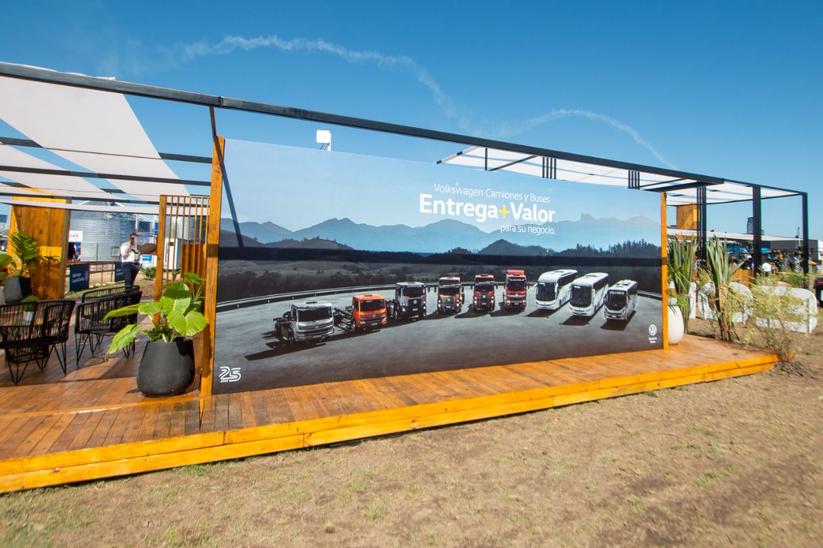 prensavwcb_ar's tweet image. El espacio fue montado con materiales eco-amigables, desde maderas de reforestación hasta iluminación LED, con la idea de renovar el compromiso con la sustentabilidad en cada detalle.

#WayToZero #Sustentabilidad #VWCBArgentina #Sustentabilidad #VWCBArgentina