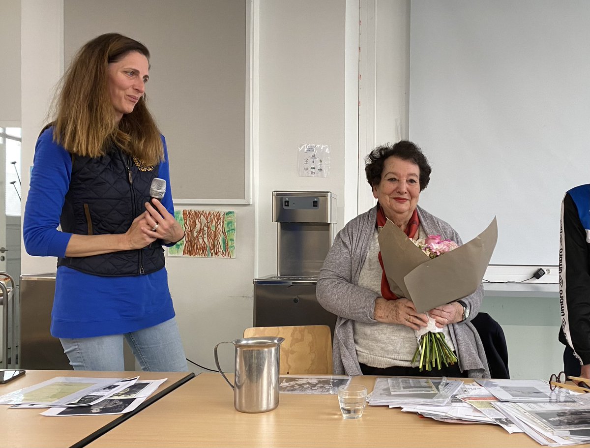 CSGuedj's tweet image. Quel honneur d’avoir reçu Sylvie Benilouz au collège Courteline @CollgeCourteli1 
Elle a témoigné devant les 145 élèves de 3emes de son enfance d’enfant cachée. Pour que la mémoire se transmette, pour ne jamais oublier.
@Shoah_Memorial 
@Academie_Paris